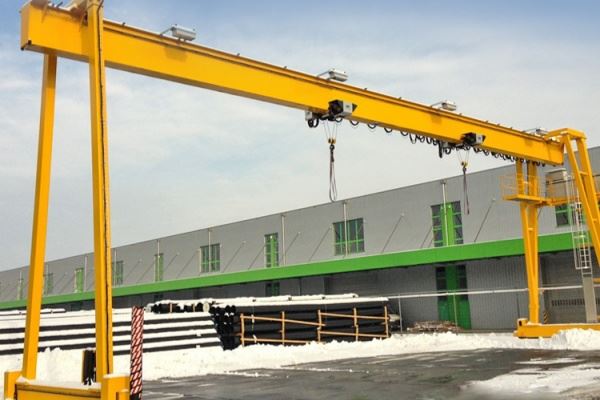 Gantria de macara mobilă cu o singură grindă