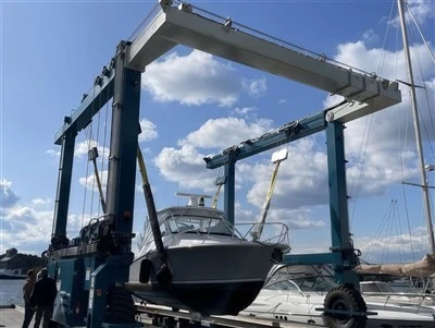 Ridicarea călătoriei marine de barcă